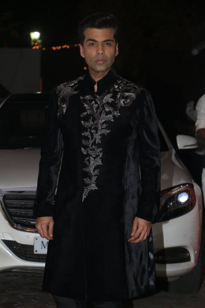 Producer-Director & 'Koffee with Karan 6' host Karan Johar posing for the paparazzi at Shilpa Shetty's Diwali bash. (Photo: Manav Manglani)