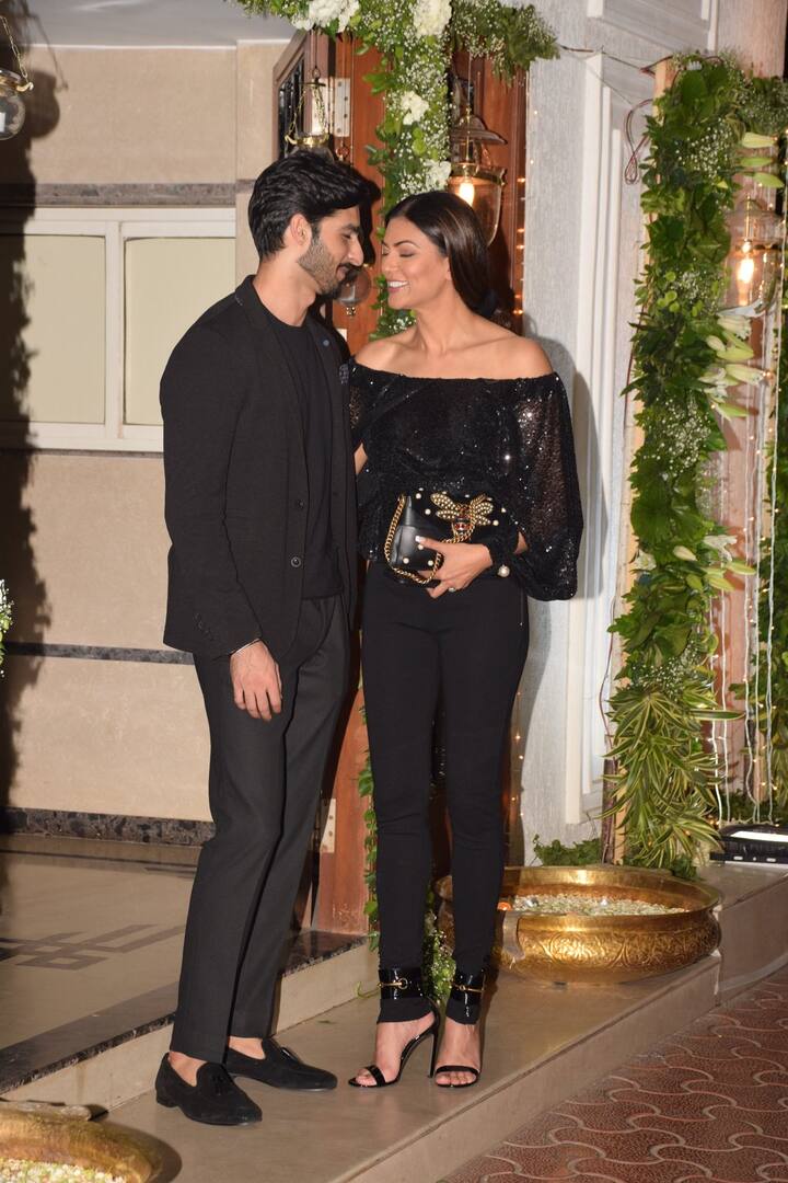 The couple looked much-in-love and was seen twinning in black. (Photo: Manav Manglani)