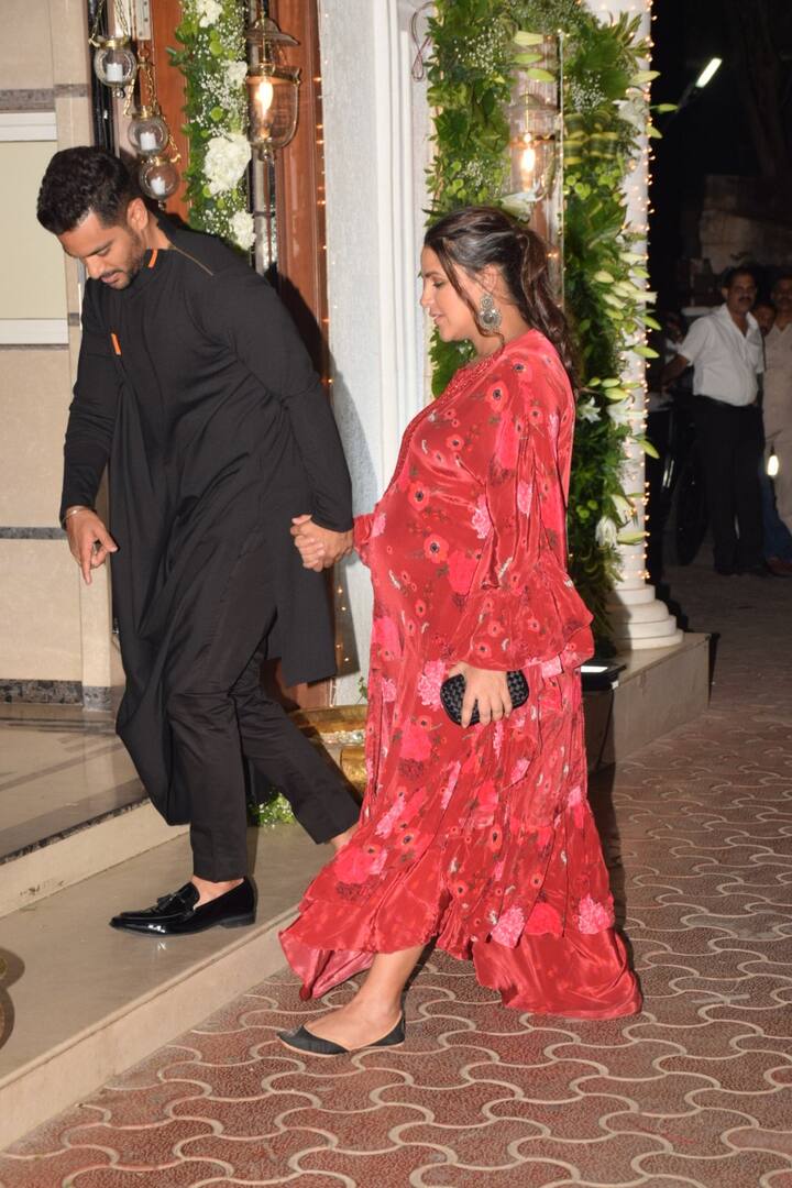 Another picture of Neha Dhupia flaunting her bump. (Photo: Manav Manglani)