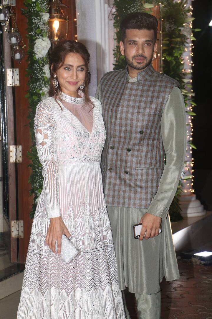 Various popular TV stars too attended Shilpa Shetty's star-studded Diwali bash....Here's a picture of Karan Kundrra with girlfriend Anusha Sandekar. (Photo: Manav Manglani)