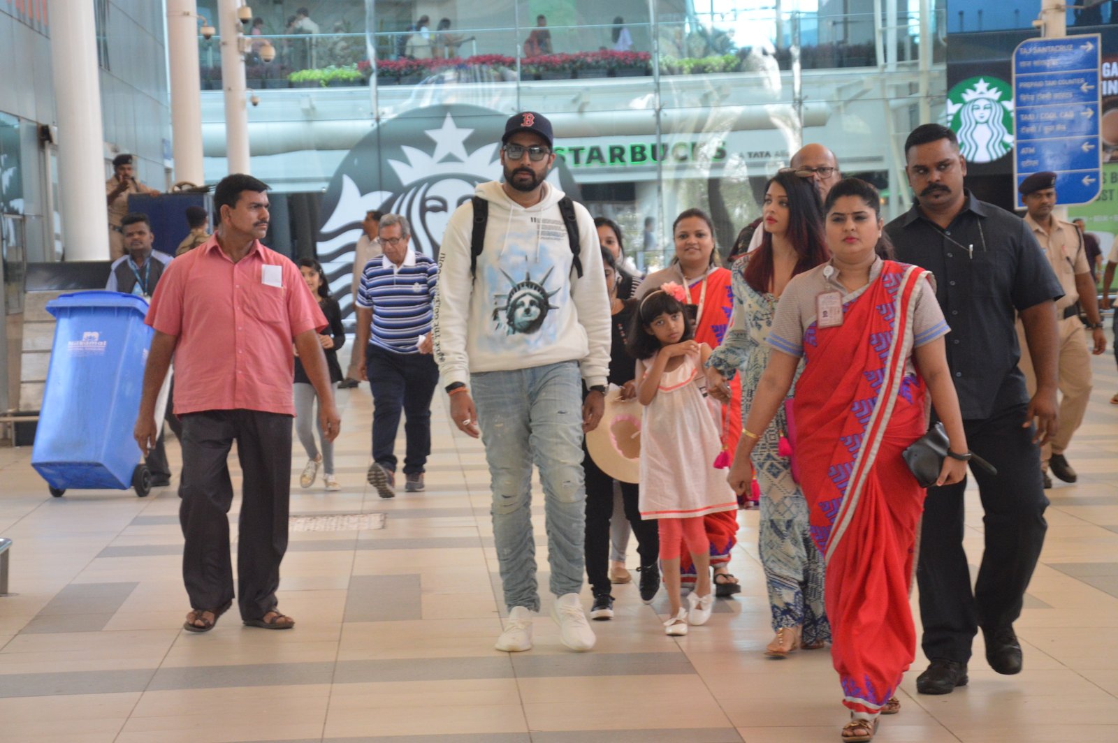 Aishwarya, Abhishek Bachchan return from their Goa vacation with daughter  Aaradhya. See pics, video