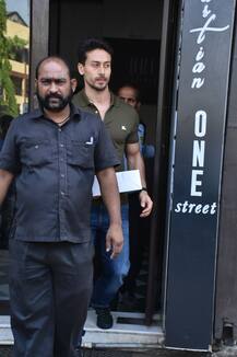 PICS: Alleged lovebirds Tiger Shroff & Disha Patani snapped together post lunch date!