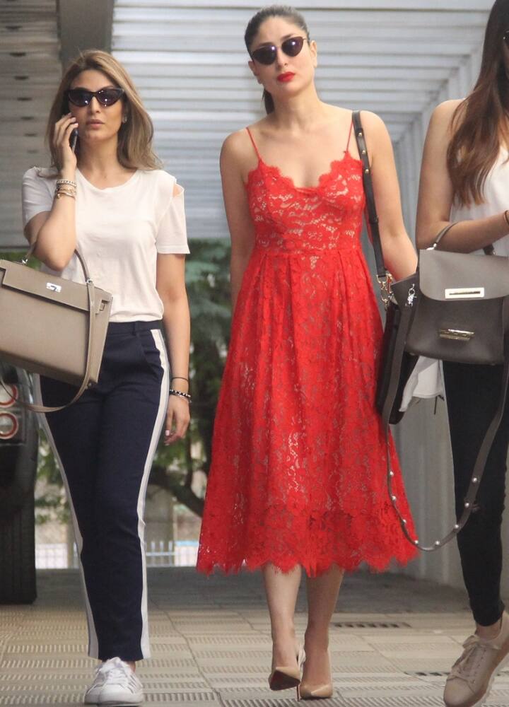 Kareena with her cousins Riddhima, Aadar, Armaan and friends on lunch outing at Hakkasan (Pic: Manav Manglani)