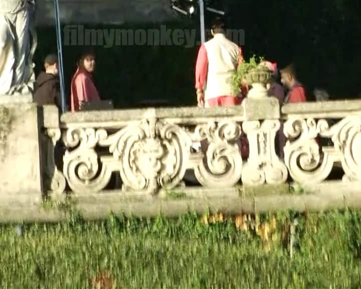 The mandap is set up and Deepika-Ranveer will soon get married in another wedding ceremony following Sindhi tradition.