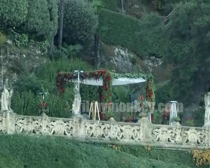 The mandap is set up and Deepika-Ranveer will soon get married in another wedding ceremony following Sindhi tradition.