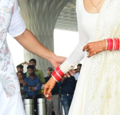 Upon their arrival in India too, DeepVeer were holding each other's hands and Ranveer was safeguarding her while the two were walking through the crowded airport.