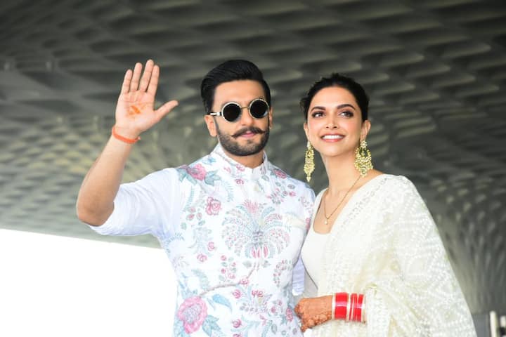 Newly marriedRanveer-Deepika at the airport as they took off for their Bangaluru Reception which is tomorrow i.e. 21st November. The two will hold teo more reception parties, both in Mumbai with the first for Bhavnani family's social circle and media on 28th and the other for film industry on 1st December. 