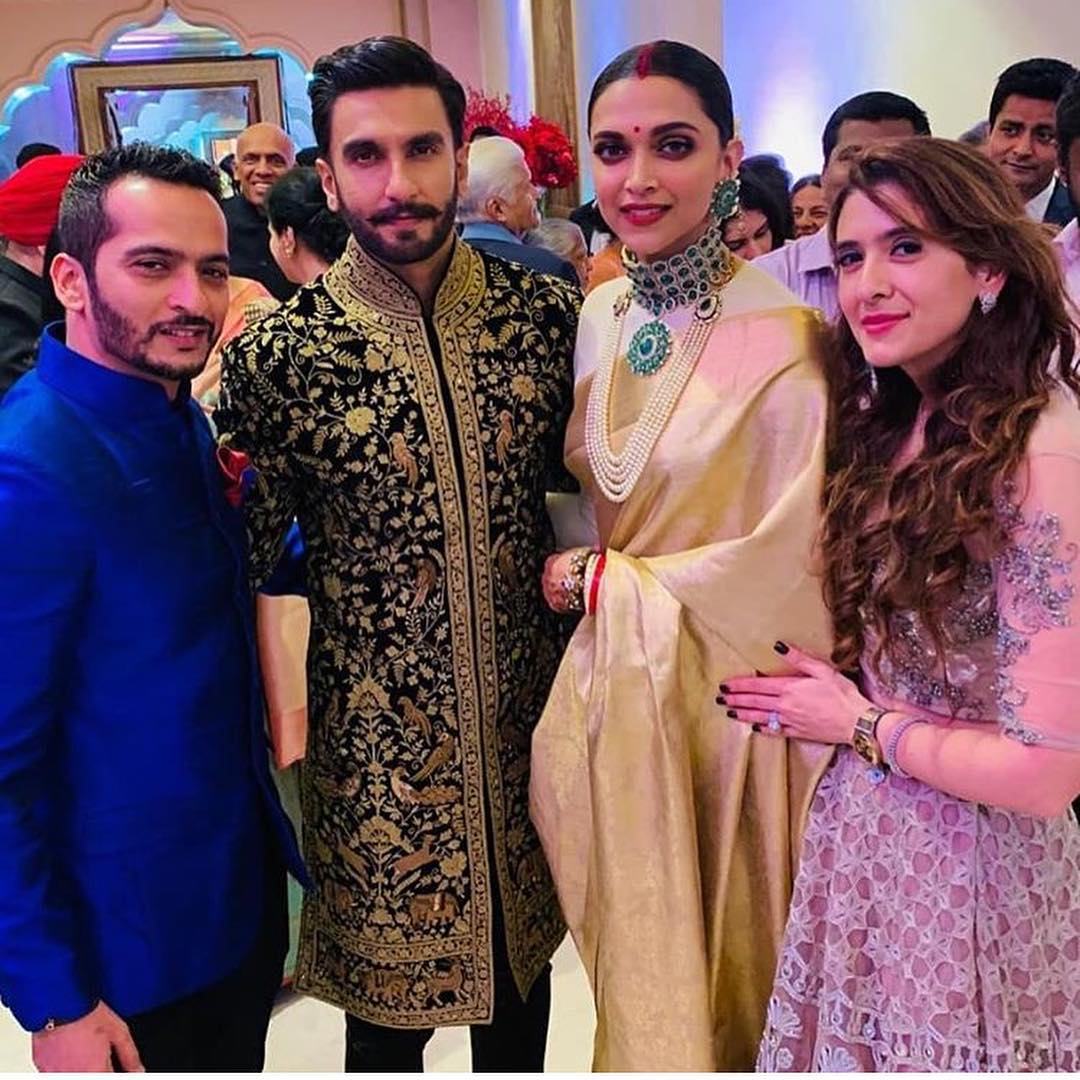 Deepika, Ranveer set couple goals at Bengaluru reception; PV Sindhu, Anil  Kumble among guests - The Economic Times