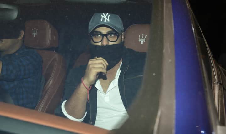 Here's a picture of Arjun waiting for his family members in his car. (Photo: Manav Manglani)