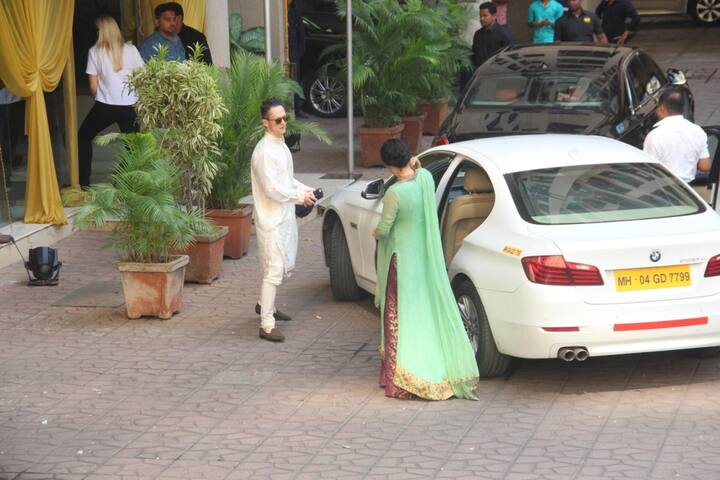 Priyanka-Nick arriving at her parents' house in the morning today for the Puja before heading for their Jodhpur wedding (All Pics: Manav Manglani)