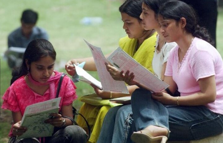 Good News! Free education for Girl college students in Karnataka Good News! Free education for Girl college students in Karnataka