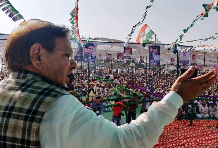 Rajasthan Polls: Sharad Yadav makes crass comments on CM Vasundhara Raje Rajasthan Polls: Sharad Yadav makes crass comments on CM Vasundhara Raje