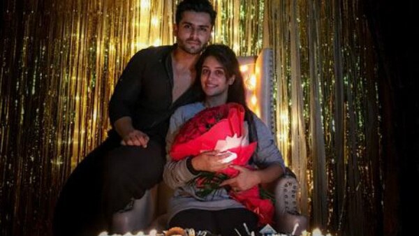 Dipika Kakar celebrates first birthday post wedding with hubby Shoaib Ibrahim & in-laws! Dipika Kakar celebrates first birthday post wedding with hubby Shoaib Ibrahim & in-laws!