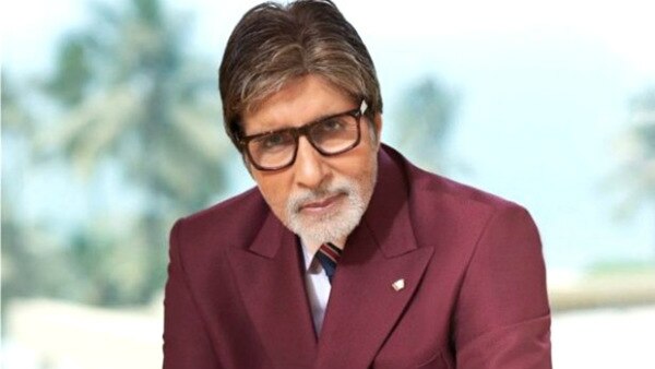 Amitabh Bachchan revisits 'Sholay' days to celebrate the film's 43 yrs! Amitabh Bachchan revisits 'Sholay' days to celebrate the film's 43 yrs!