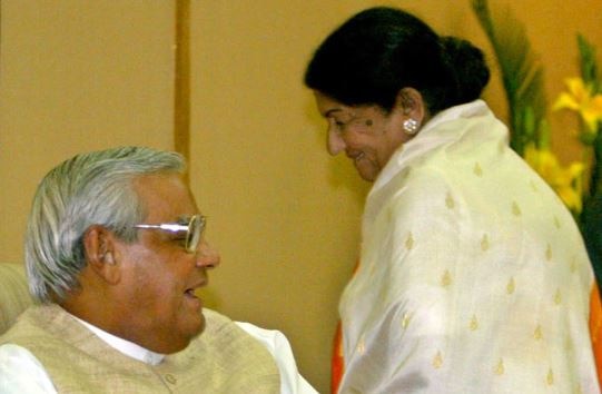 Devastated by Atal Bihari Vajpayee's death, legendary Lata Mangeshkar says 'I feel I've lost my father again'! Devastated by Atal Bihari Vajpayee's death, legendary Lata Mangeshkar says 'I feel I've lost my father again'!