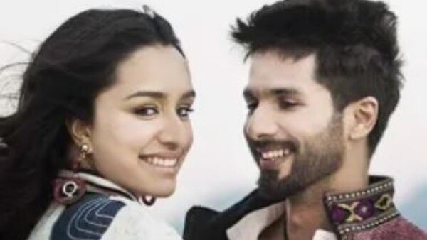 Batti Gul Meter Chalu': 'Dekhte Dekhte' Becomes Most Viewed Hindi Song On YouTube Batti Gul Meter Chalu': 'Dekhte Dekhte' Becomes Most Viewed Hindi Song On YouTube