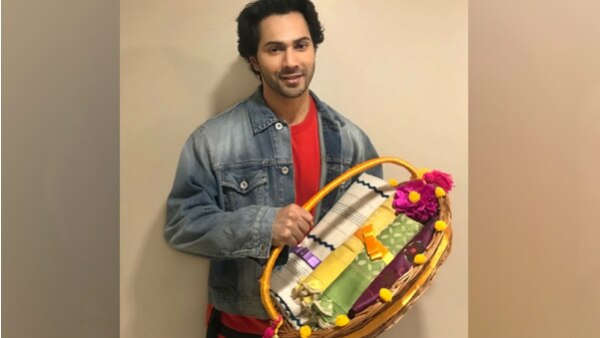 Varun Dhawan to send handmade hampers to his sisters on 'Raksha Bandhan 2018'! Varun Dhawan to send handmade hampers to his sisters on 'Raksha Bandhan 2018'!