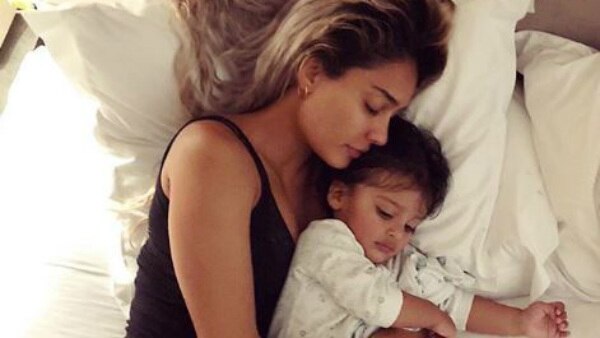 Lisa Haydon on breastfeeding her kid: Was told I'm not a cow Lisa Haydon on breastfeeding her kid: Was told I'm not a cow
