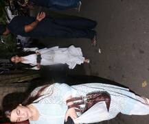 PICS! Sara Ali Khan with mom Amrita Singh visits mukteshwar temple! Makes donations to needy outside!