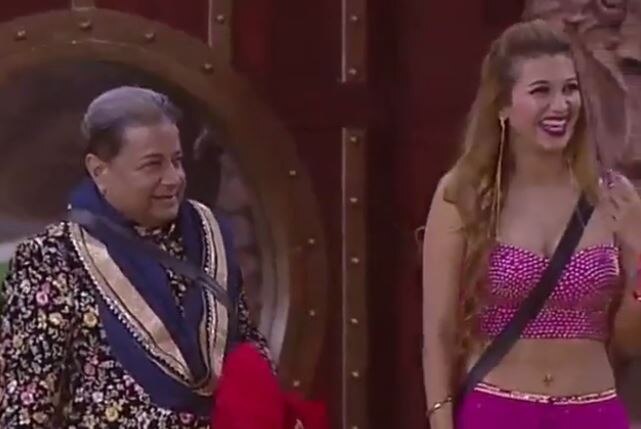 BIGG BOSS 12: Hilarious memes on Anup Jalota and his 28-year-old girlfriend Jasleen Matharu will make you go ROFL BIGG BOSS 12: Hilarious memes on Anup Jalota and his 28-year-old girlfriend Jasleen Matharu will make you go ROFL