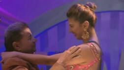 Bigg Boss 12: Anup Jalota & girlfriend Jasleen Matharu enjoy a romantic dinner date! Watch Video!