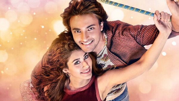 'Love Yatri' Film Review: A lacklustre romance; Rating: ** 'Love Yatri' Film Review: A lacklustre romance; Rating: **