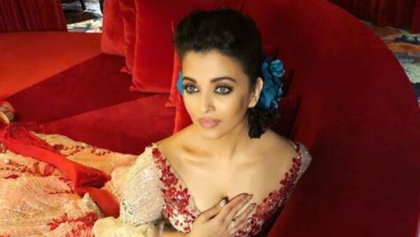 Aishwarya Rai Bachchan STUNS as she walks the ramp for Manish Malhotra at Doha! PICS & VIDEOS! Aishwarya Rai Bachchan STUNS as she walks the ramp for Manish Malhotra at Doha! PICS & VIDEOS!