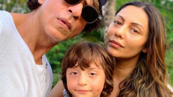 SRK's wife Gauri Khan celebrates birthday with 'half of her better halves'! SEE PICS! SRK's wife Gauri Khan celebrates birthday with 'half of her better halves'! SEE PICS!