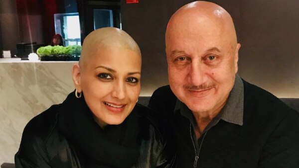 Anupam Kher meets 'inspirational, courageous' Sonali Bendre! Anupam Kher meets 'inspirational, courageous' Sonali Bendre!