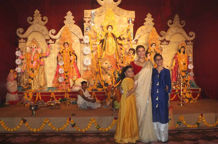  Former Miss Universe & Bollywood actress Sushmita Sen recently visited a Durga Puja pandal along with her two daughters during the ongoing Navratri season 