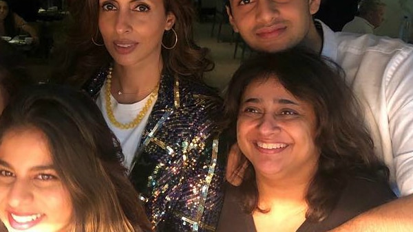 SRK's daughter Suhana Khan & Amitabh's grandson Agastya Nanda pose together at an event! SRK's daughter Suhana Khan & Amitabh's grandson Agastya Nanda pose together at an event!