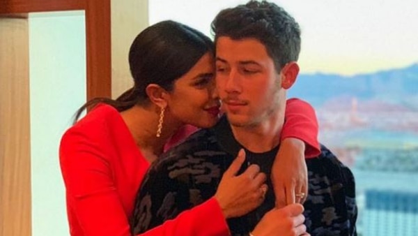 Did Priyanka Chopra observe Karwa Chauth fast for fiancé Nick Jonas? Her post suggests so! Did Priyanka Chopra observe Karwa Chauth fast for fiancé Nick Jonas? Her post suggests so!