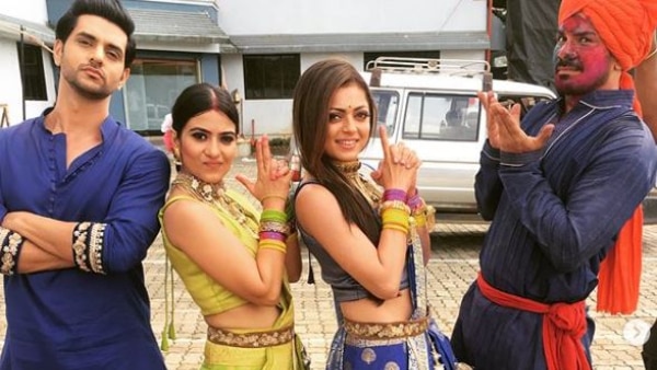 Drashti Dhami QUITS 'Silsila Badalte Rishton Ka'; shares a HEARTFELT post for her co-stars Drashti Dhami QUITS 'Silsila Badalte Rishton Ka'; shares a HEARTFELT post for her co-stars