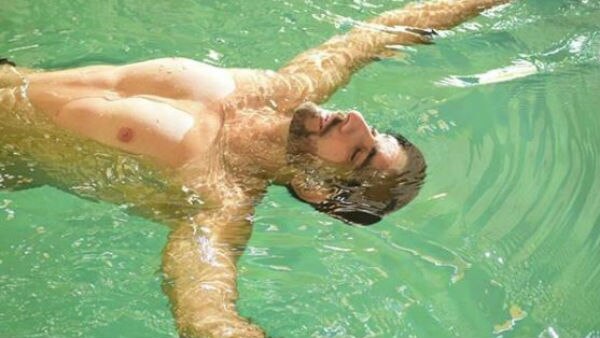 TV heartthrob Siddhant Karnick performs under water scene for the new show! TV heartthrob Siddhant Karnick performs under water scene for the new show!