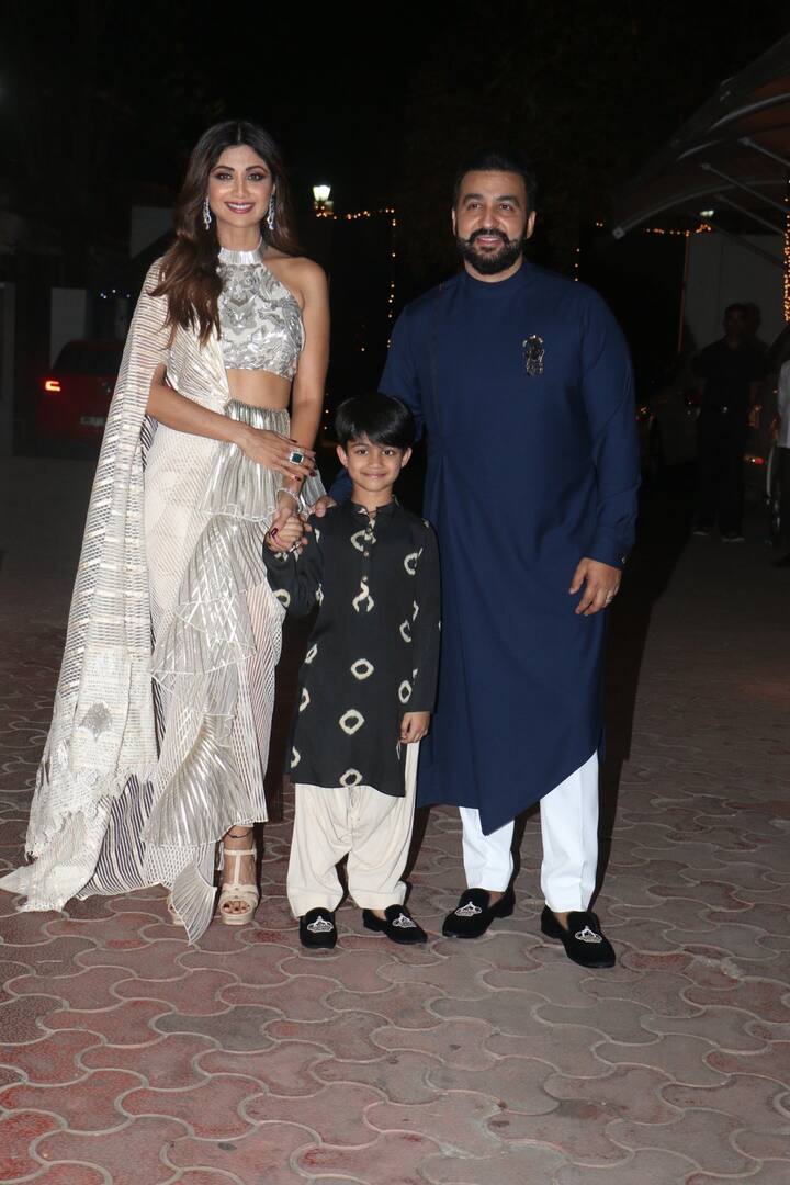Much-loved festival 'Diwali' is finally here & Bollywood celebs are now celebrating the same with much excitement. Last night (5th November), Bollywood diva Shilpa Shetty Kundra & hubby Raj Kundra hosted a diwali bash & many popular names attended the same making it a star-studded affair. Check out the pictures here....(Photo: Manav Manglani)