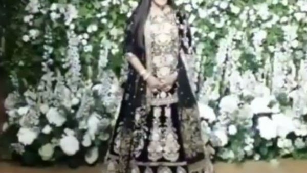 OH MY MOM! Ranveer Singh's mother Anju Bhavnani DAZZLES at #DeepVeer's Mumbai reception! OH MY MOM! Ranveer Singh's mother Anju Bhavnani DAZZLES at #DeepVeer's Mumbai reception!