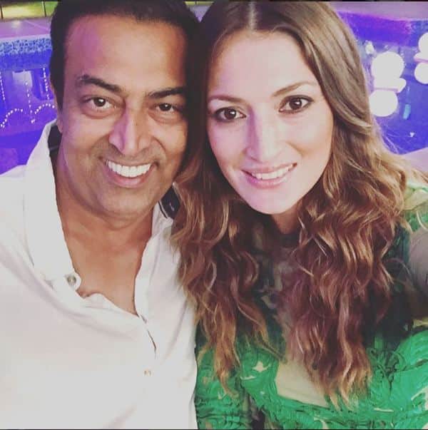 Vindu married Dina, a russian model after his divorce with Actress Farah