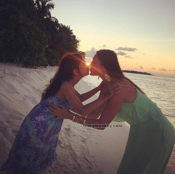 Dina and Amelia in Maldives