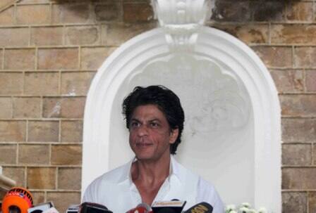Bollywood actor Shahrukh Khan interacts with media on occasion of Eid al-Fitr celebrations at his residence Mannat, in Mumbai, India on July 7, 2016. (Pravin Utturkar/SOLARIS IMAGES)
