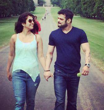 Yeh Hai Mohabbatein actor Karan Patel and his wife Ankita Bhargava are spending their honeymoon in London