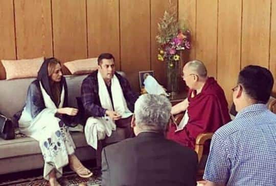 Salman Khan and Iulia Vantur meeting the Dalai Lama