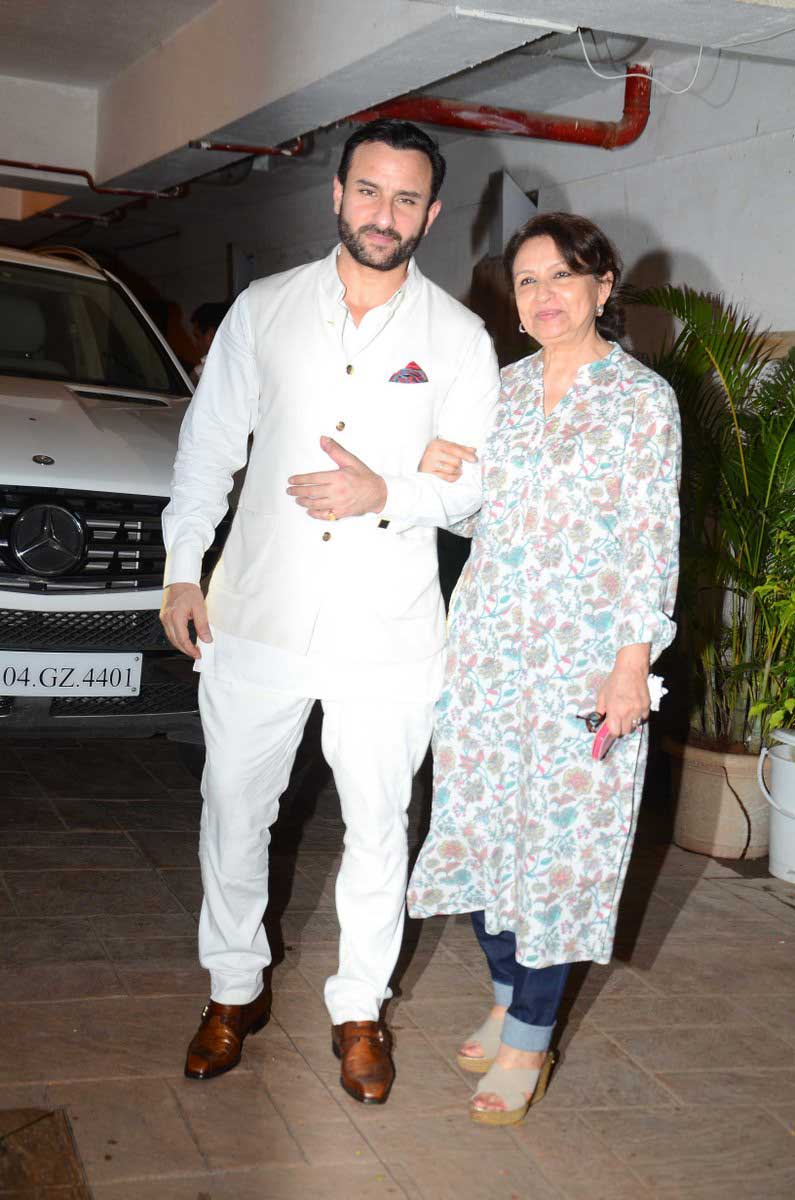 Kareena Kapoor Khan, Saif Ali Khan Make For a Stylish Couple as They Are  Clicked At the Airport - News18