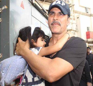 Akshay Kumar with his Daughter Nitara