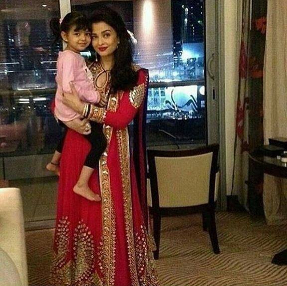 Aaradhya and Mom look pretty together