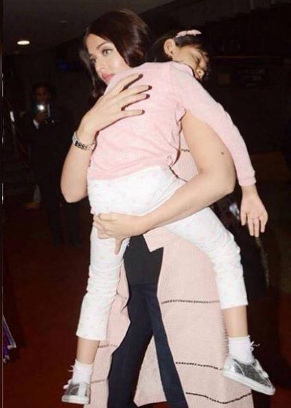 Aishwarya carring sleeping Aaradhya