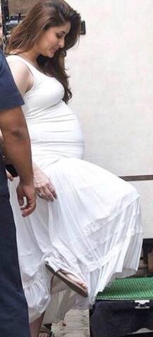Photo Gallery: Check Out Kareena Kapoor Khan Looking ADORABLE with her Baby Bump!