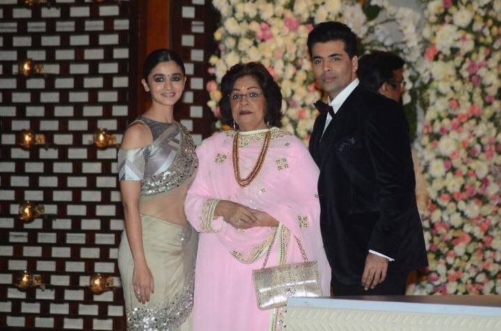 Here's Alia posing with filmmaker Karan Johar and his mom Hiroo johar