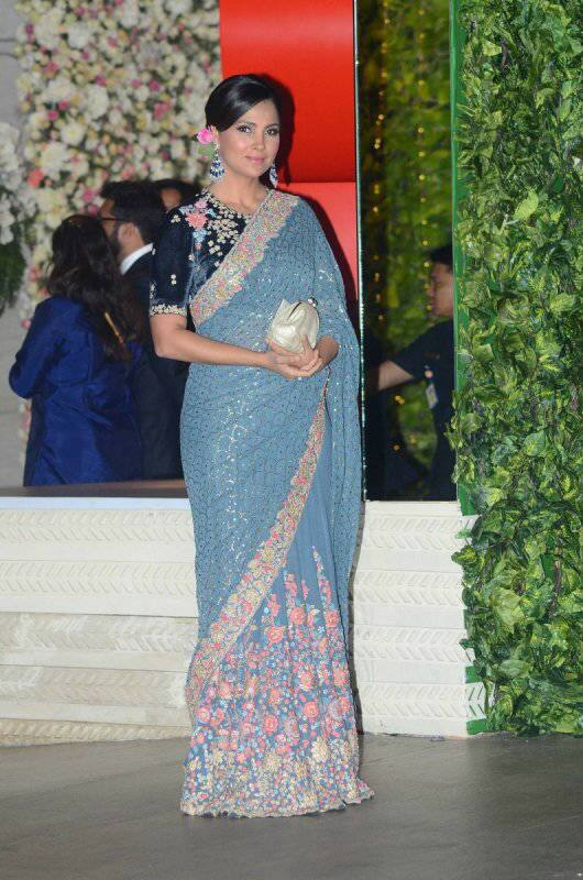 Lara Dutta looked elegant in her sari