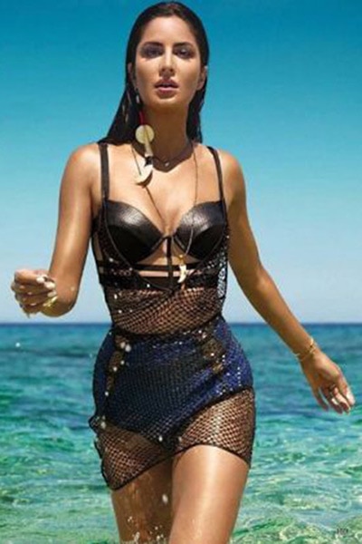 400px x 600px - Katrina Kaif looks SUPER HOT in a white Bikini in Maldives! SEE PIC!