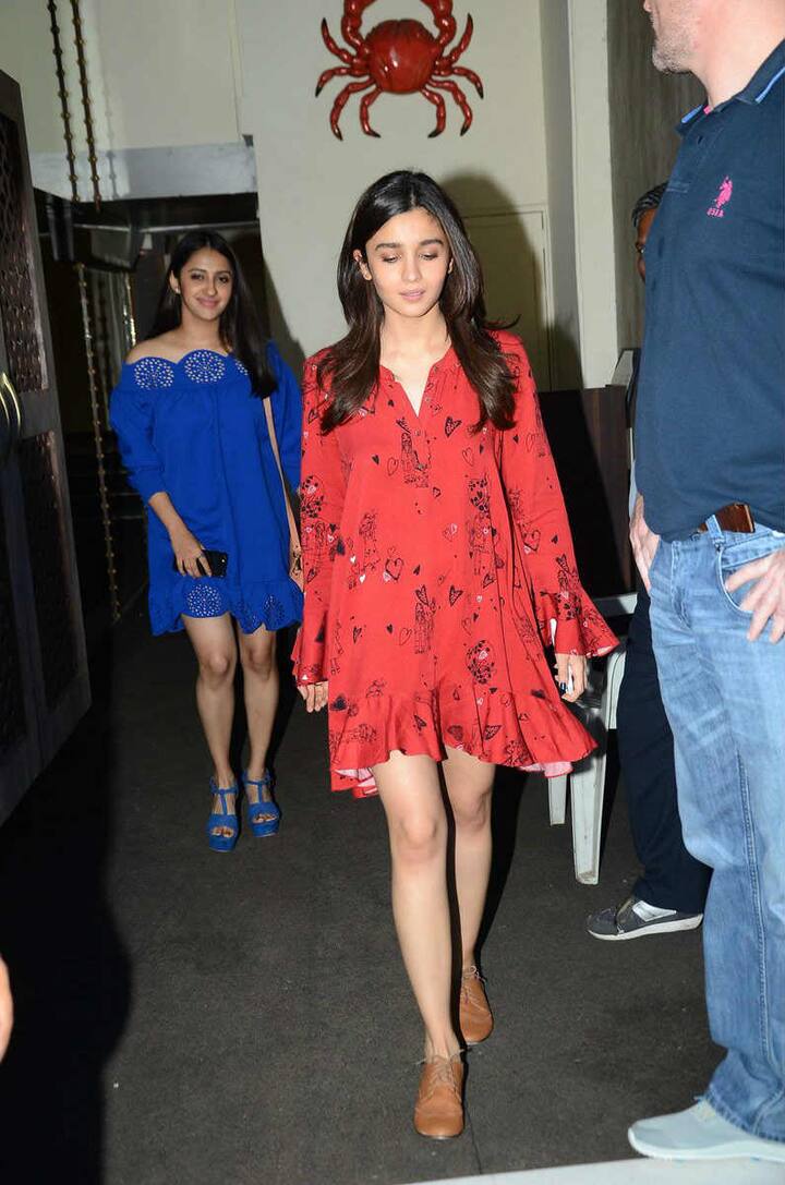 Alia Bhatt who is receiving rave reviews for her performance in 'Dear Zindagi' was spotted with a friend at the lunch.